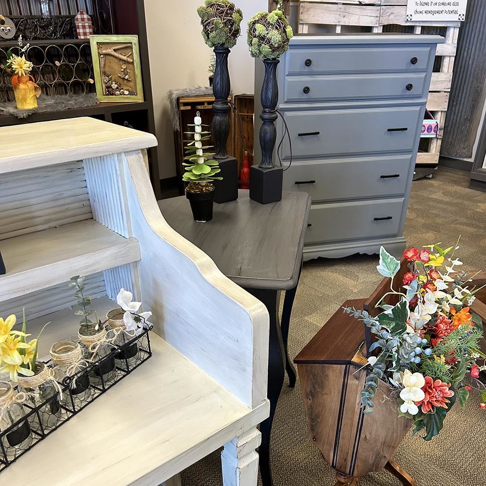  Tables and planters 